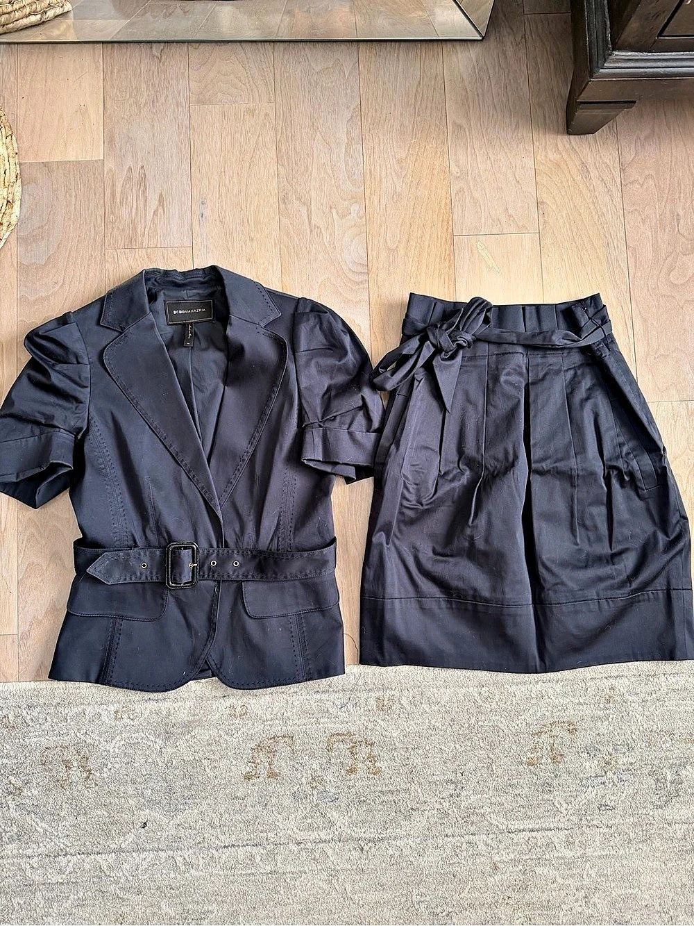 BCBGMAXAZRIA navy Two-Piece Skirt Suit Size 0 /XS NWT